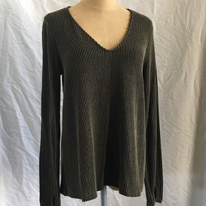 LAST Weekend—NWOT Everly Top Med olive green